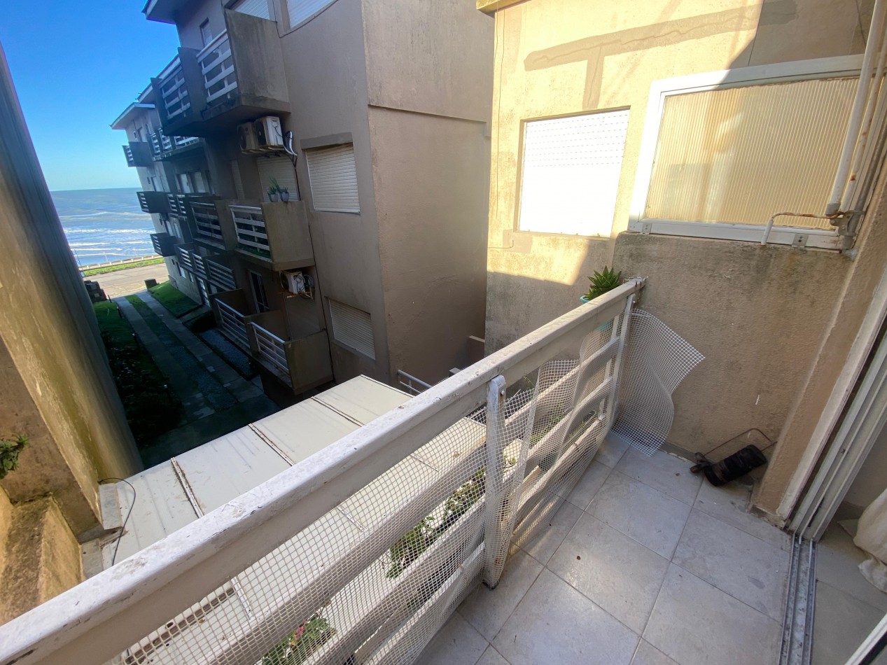 Departamento 2 ambientes con dependencia reciclado al frente con vista al mar con cochera  