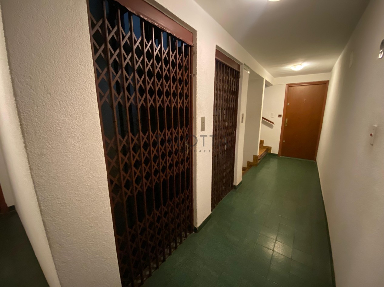 Departamento 4 Ambientes al frente con cochera y baulera Plaza Mitre 