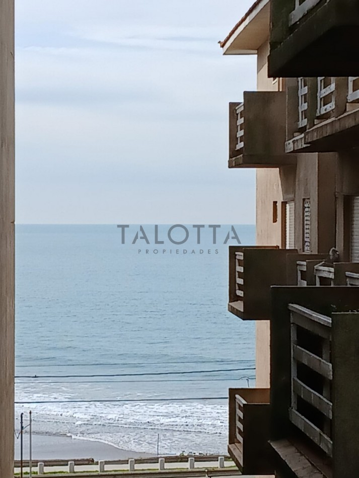Departamento 3ambientes al frente con vista al mar reciclado con cochera 