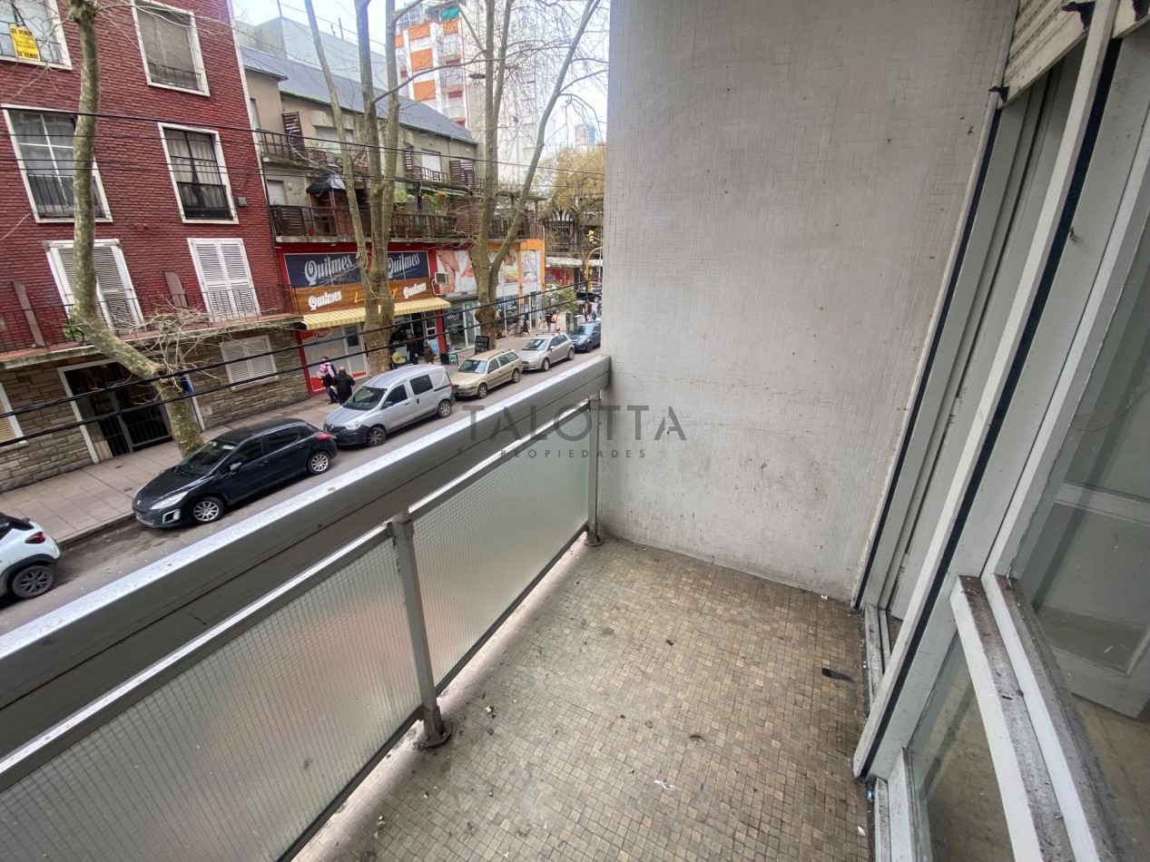 Departamento 2 ambientes al frente con balcon y patio - Aldrey 