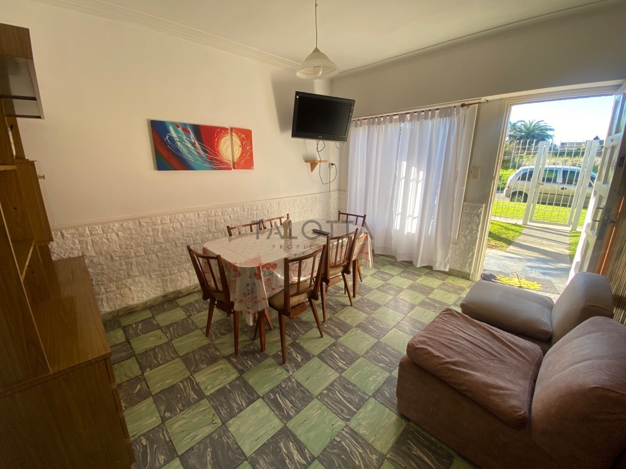 Casa 3 ambientes con quincho y parque + departamento 