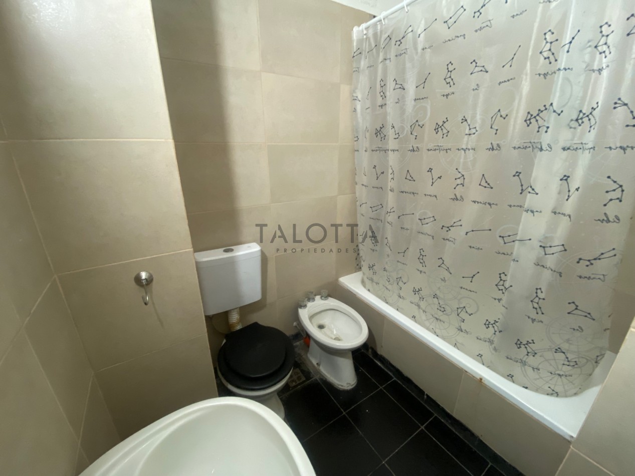 Departamento 2 ambientes al frente con balcon y patio - Aldrey 
