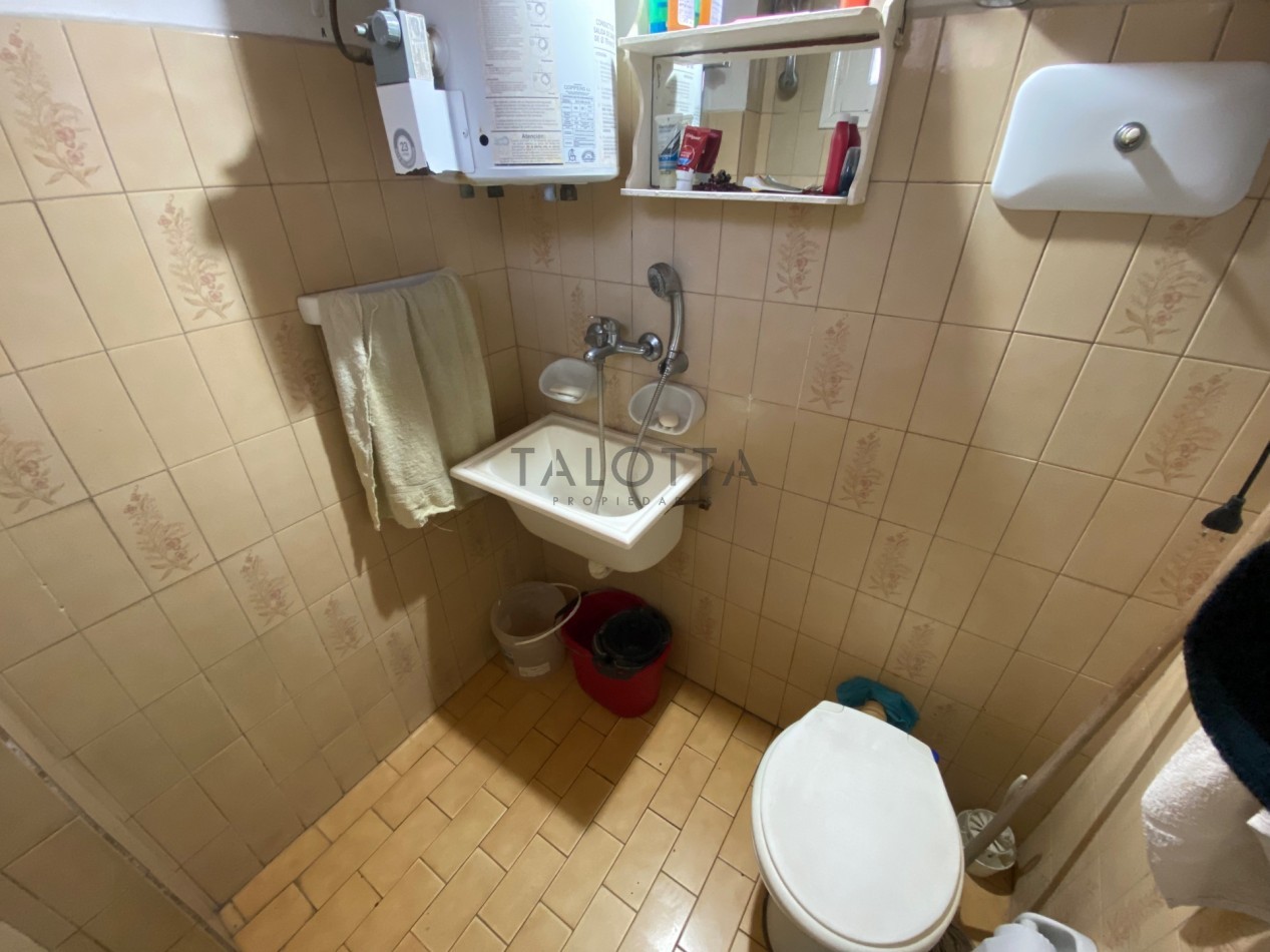 Casa 3 ambientes con quincho y parque + departamento 