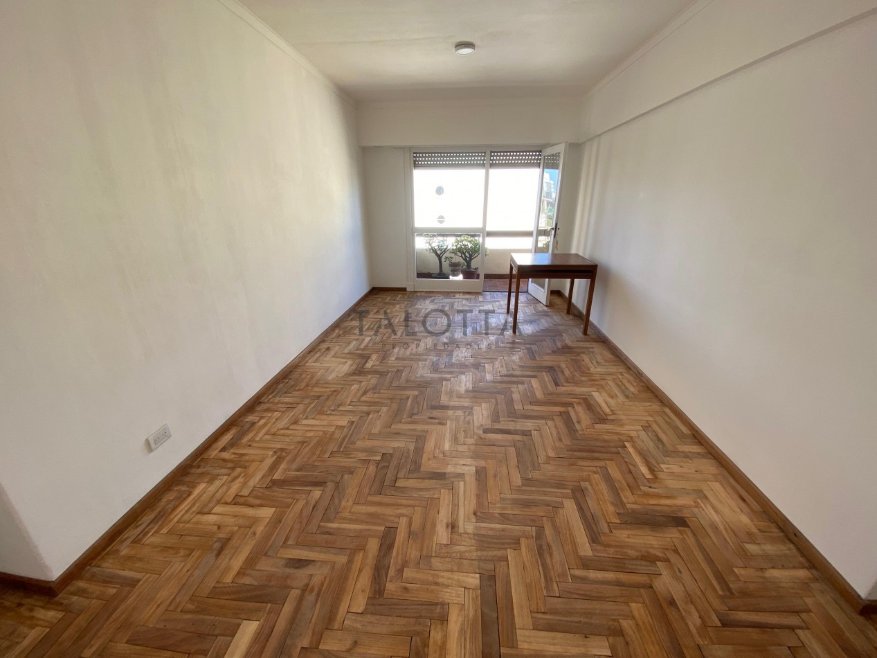 Departamento 4 Ambientes al frente con cochera y baulera Plaza Mitre 