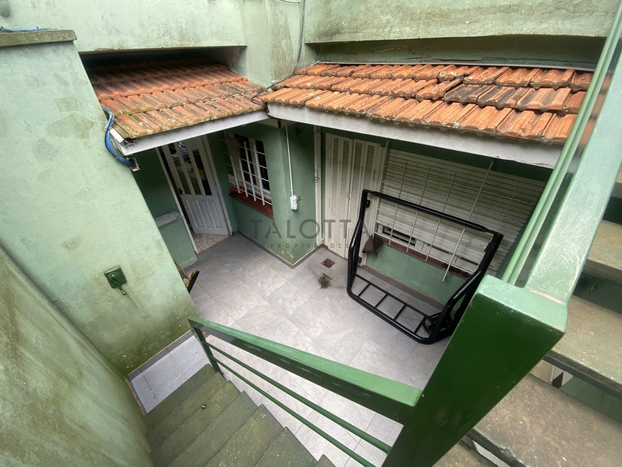 Casa 5 ambientes con gran parque barrio Santa Cecilia a una cuadra de la costa 