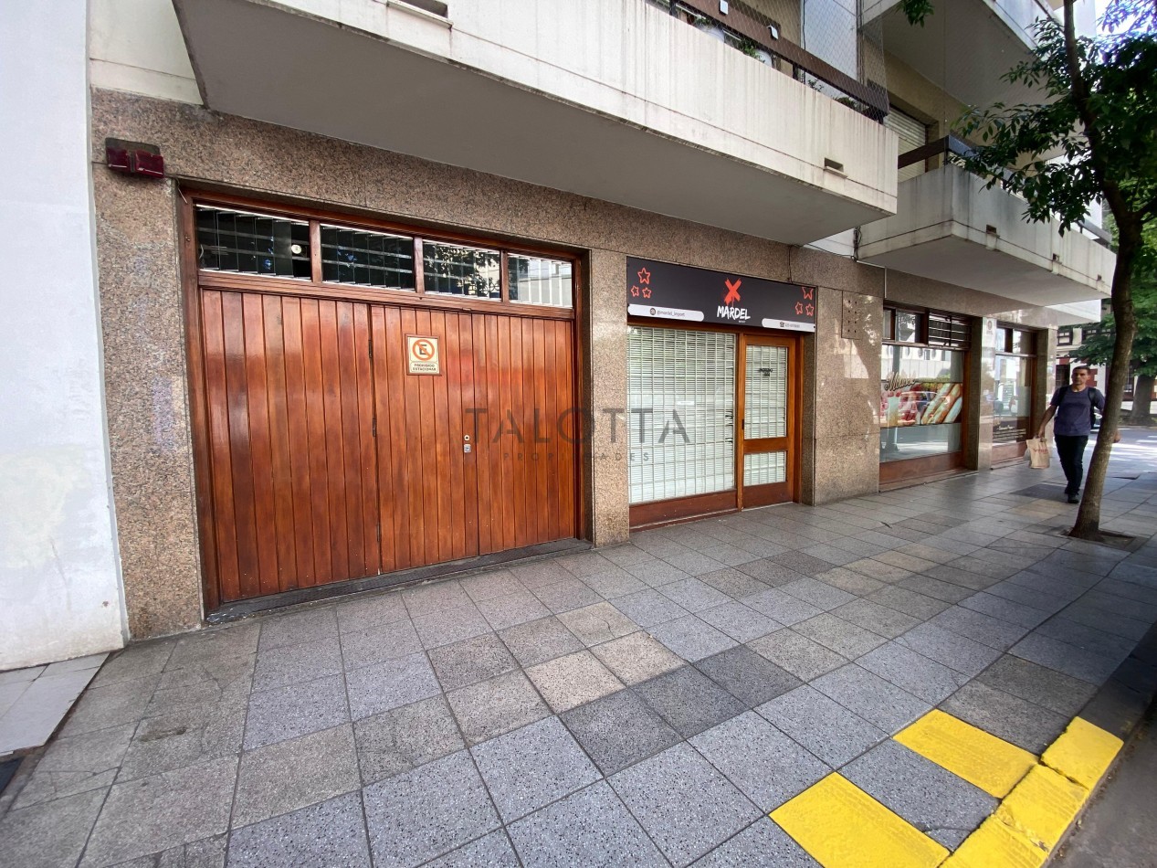 Departamento 4 Ambientes al frente con cochera y baulera Plaza Mitre 