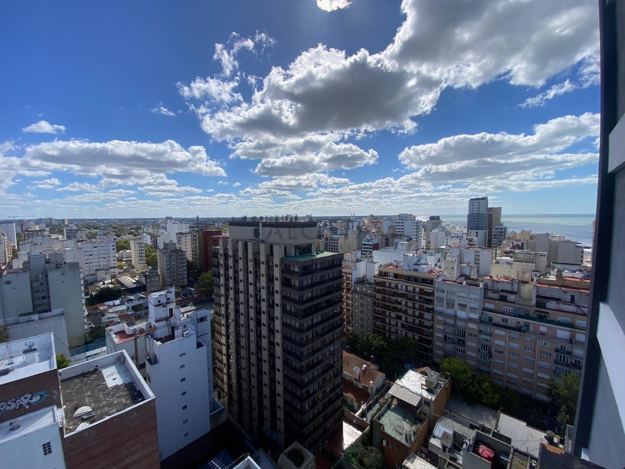 Departamento 2 ambientes reciclado amoblado con balcon y cochera La perla 