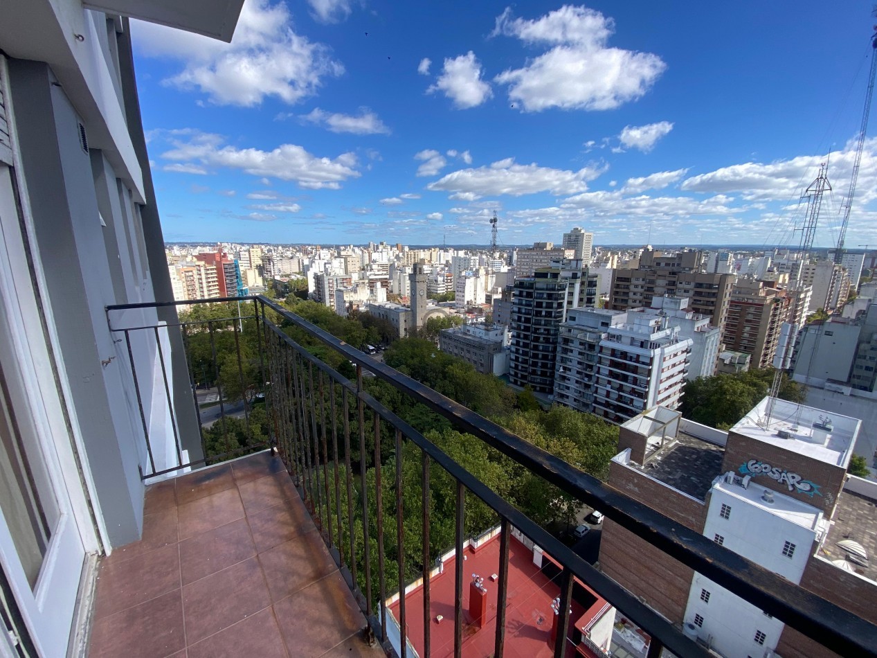 Departamento 2 ambientes reciclado amoblado con balcon y cochera La perla 