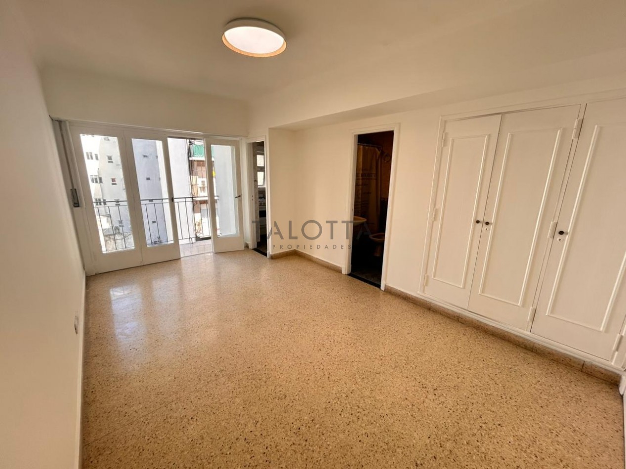 Departamento 1 Ambiente al frente con balcon 