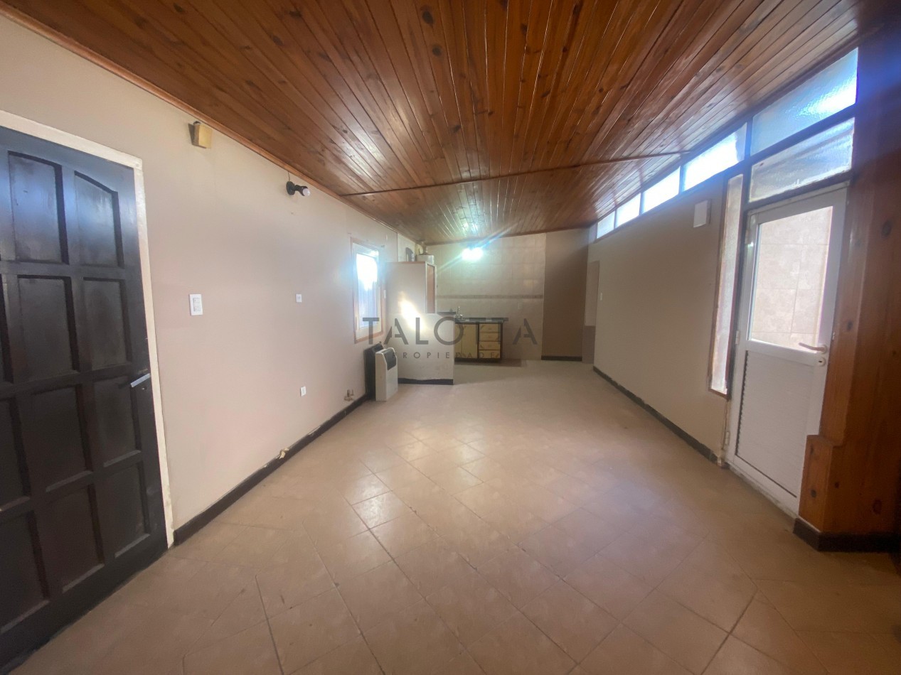 PH 3 AMBIENTES CON DEPENDENCIA Y PATIO 