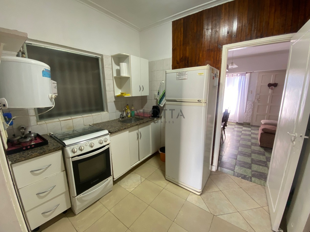 Casa 3 ambientes con quincho y parque + departamento 