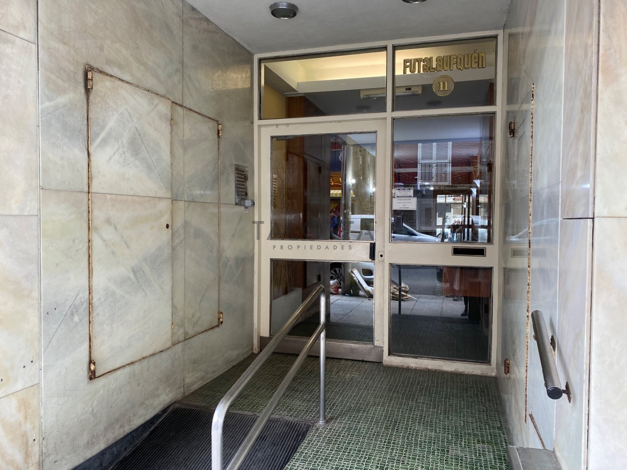Departamento 2 ambientes al frente con balcon y patio - Aldrey 