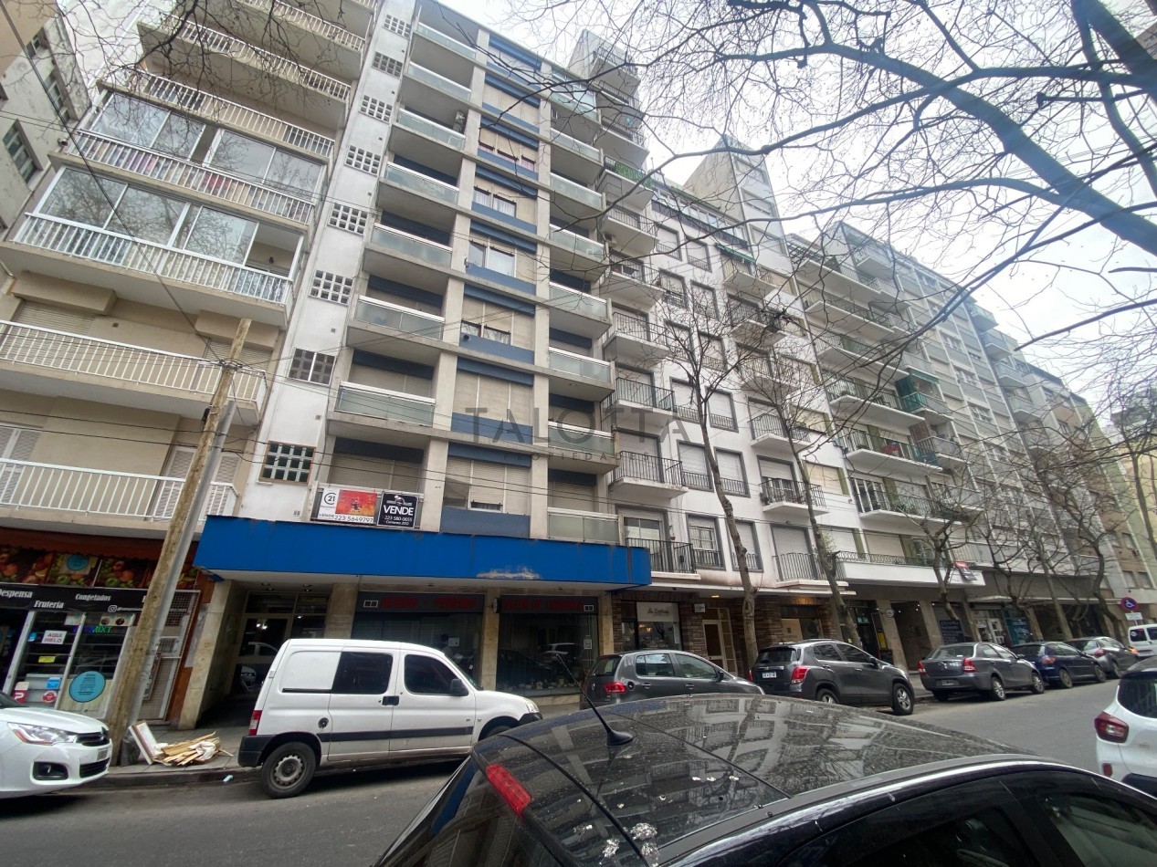 Departamento 2 ambientes al frente con balcon y patio - Aldrey 