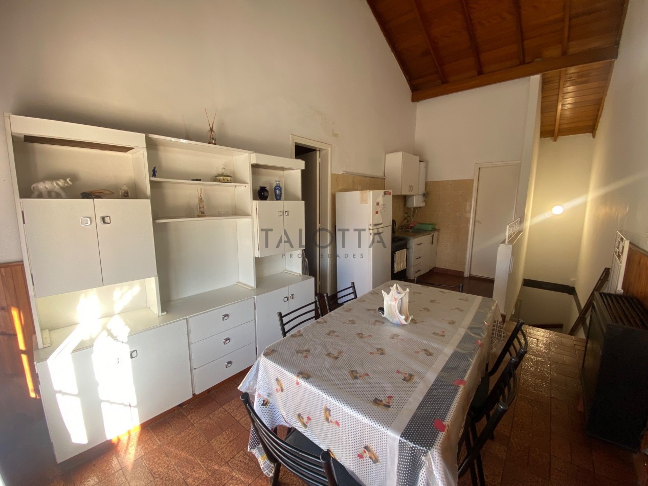 Casa 3 ambientes con quincho y parque + departamento 