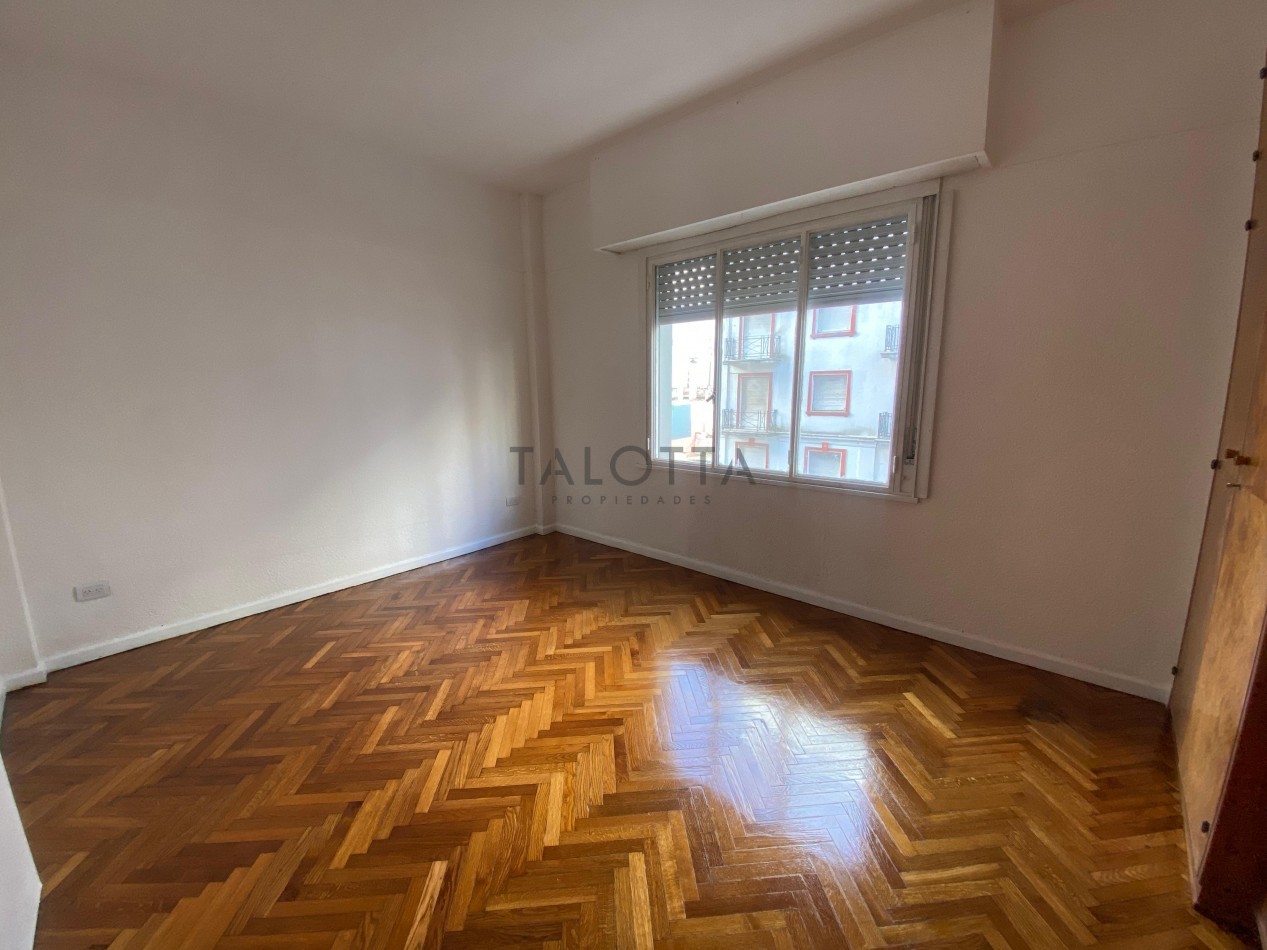 Departamento 4 ambientes con dependencia al frente 