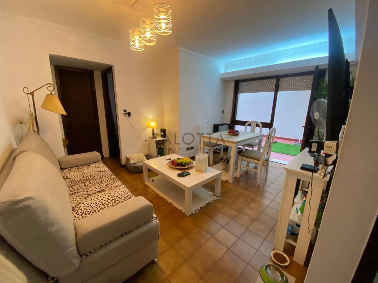 Departamento 2 ambientes con patio 