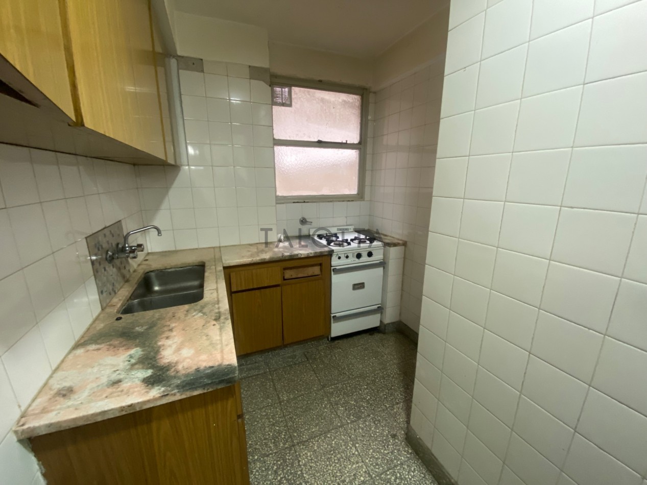 Departamento 2 ambientes al frente con balcon y patio - Aldrey 